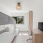Vue Exceptionnelle Et Montagne , Piscine Et Tennis Apartamento