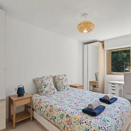 Vue Exceptionnelle Et Montagne , Piscine Et Tennis Appartement *