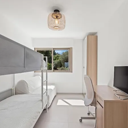 Vue Exceptionnelle Et Montagne , Piscine Et Tennis Appartement