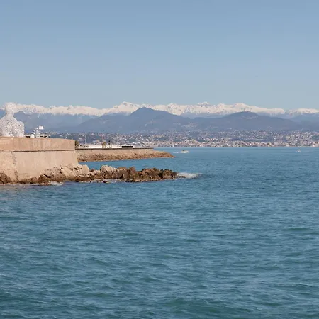 Vue Exceptionnelle Et Montagne , Piscine Et Tennis Apartamento *